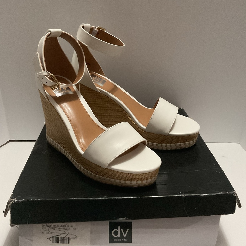 New Dolce Vita Women's Cream Wedge Sandals